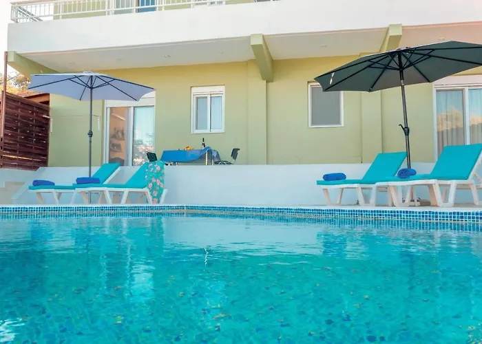Greek Style Ground Floor Apartment & Pool