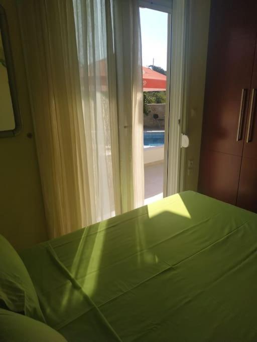 Apartment Greek Style Ground Floor & Pool *