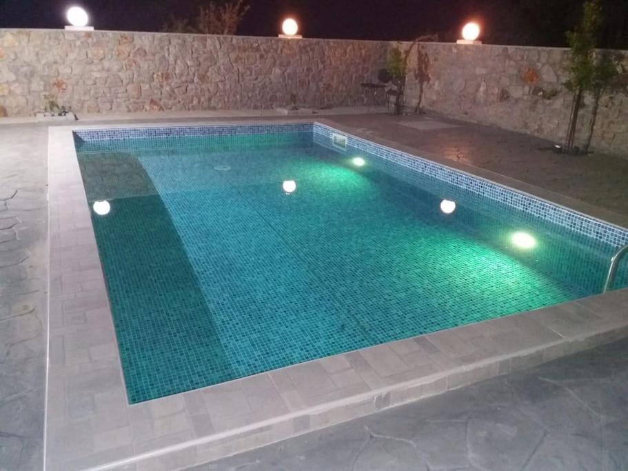 Greek Style Ground Floor & Pool Apartment *