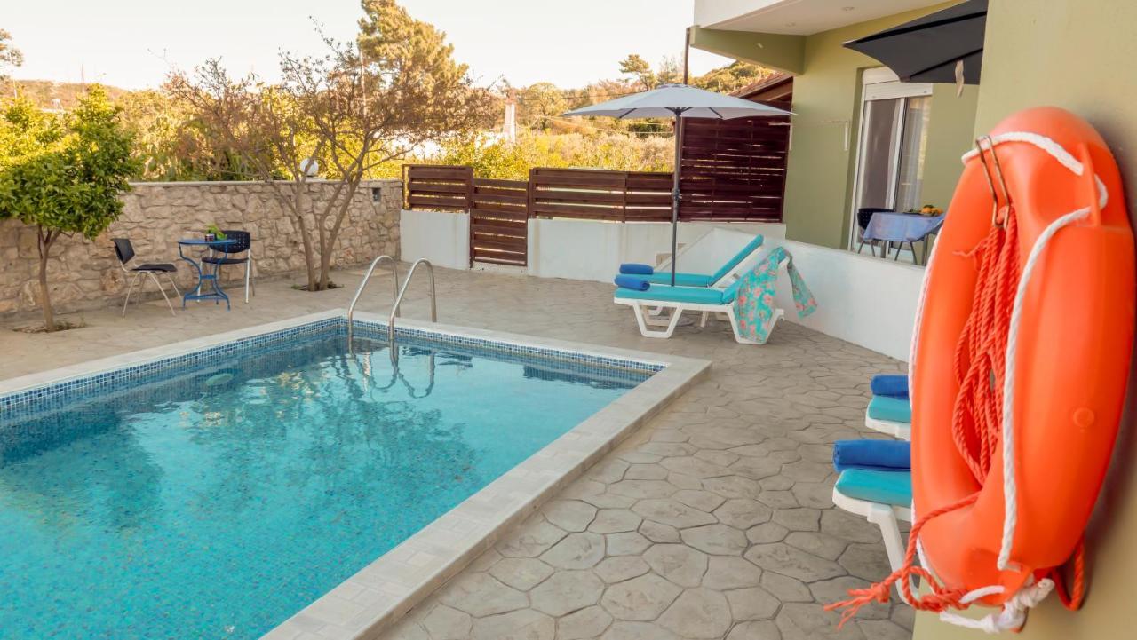 Greek Style Ground Floor & Pool Apartmán